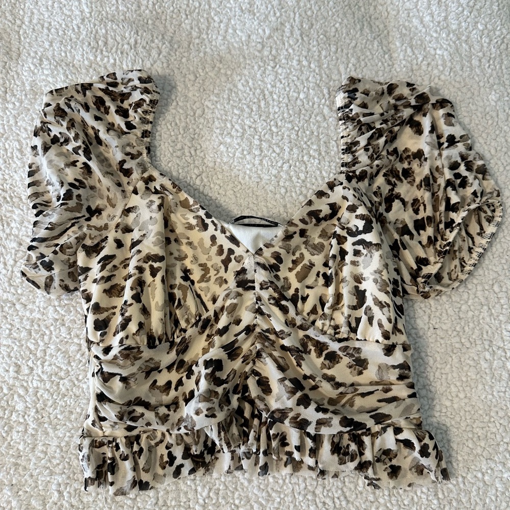 Leopard Print Puff Sleeve Top